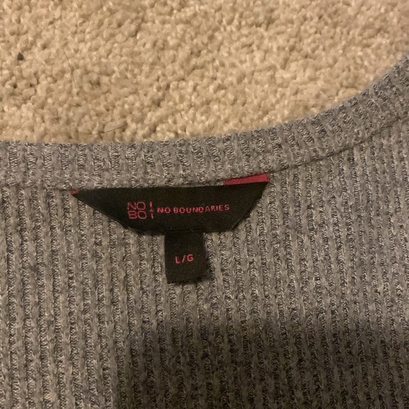 No Boundaries grey knit long sleeve tee shirt with bow in front - Picture 4 of 4
